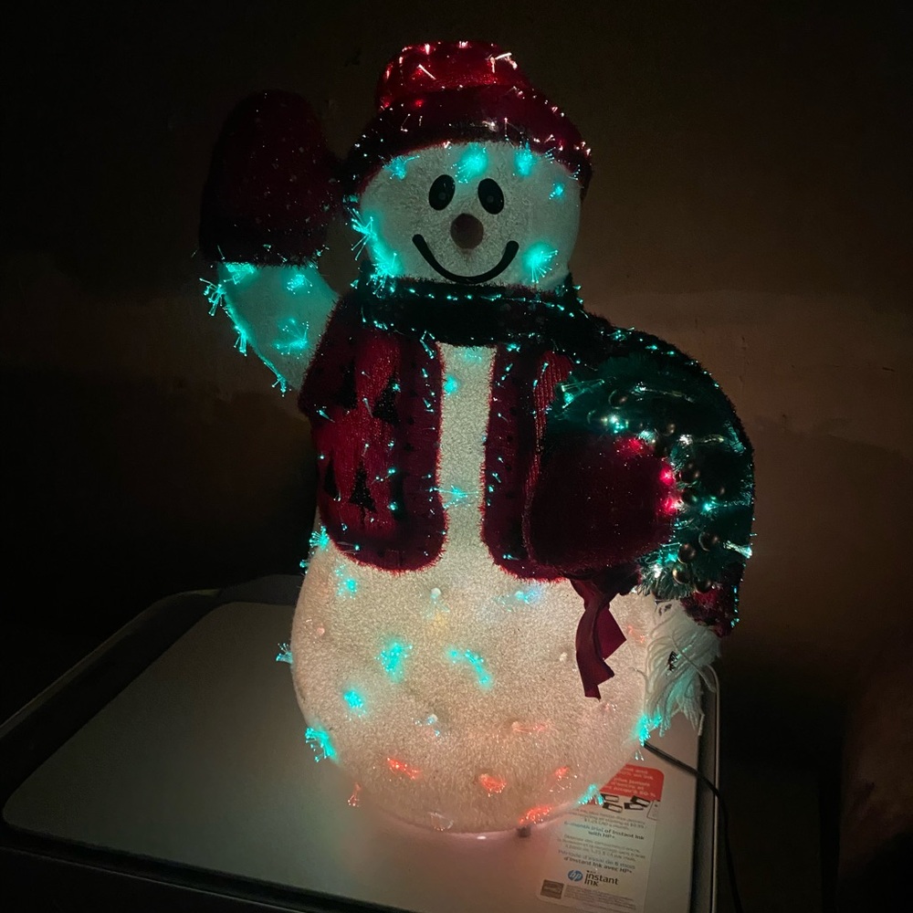 Coloring Changing Snowman. NEW IN BOX - Picture 2 of 9